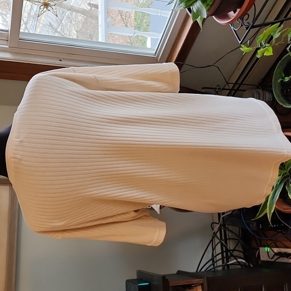 Claiborne women's tan shirt size XL - Picture 4 of 7